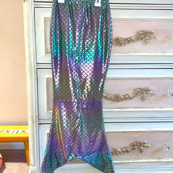 Justice girls rainbow 🌈 mermaid tail cover up size Med. - Picture 1 of 7